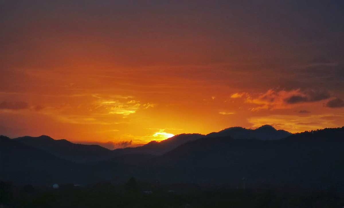 Yoga-Sunset-Chiang-Mai-Yoga-for-Office-Syndrome Yoga Sunset Chiang Mai, Yoga for Office Syndrome 11 June 2022 Time Start 18.00-19.00 at Vanna Cafe